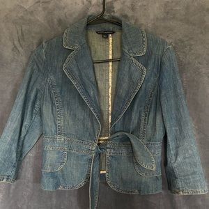 Banana republic front-tie denim jacket size 6